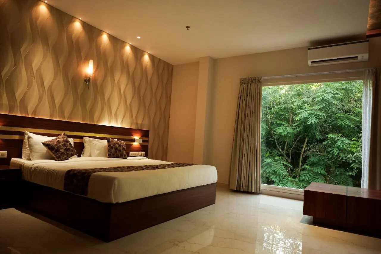 Valluvanad Residency Perintalmanna Hotel