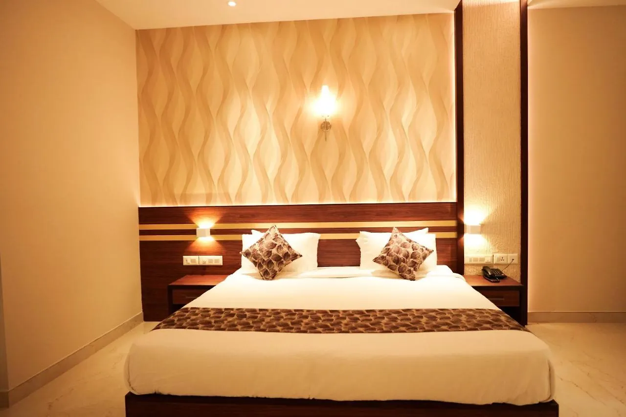 **** Hotel Valluvanad Residency Perintalmanna India