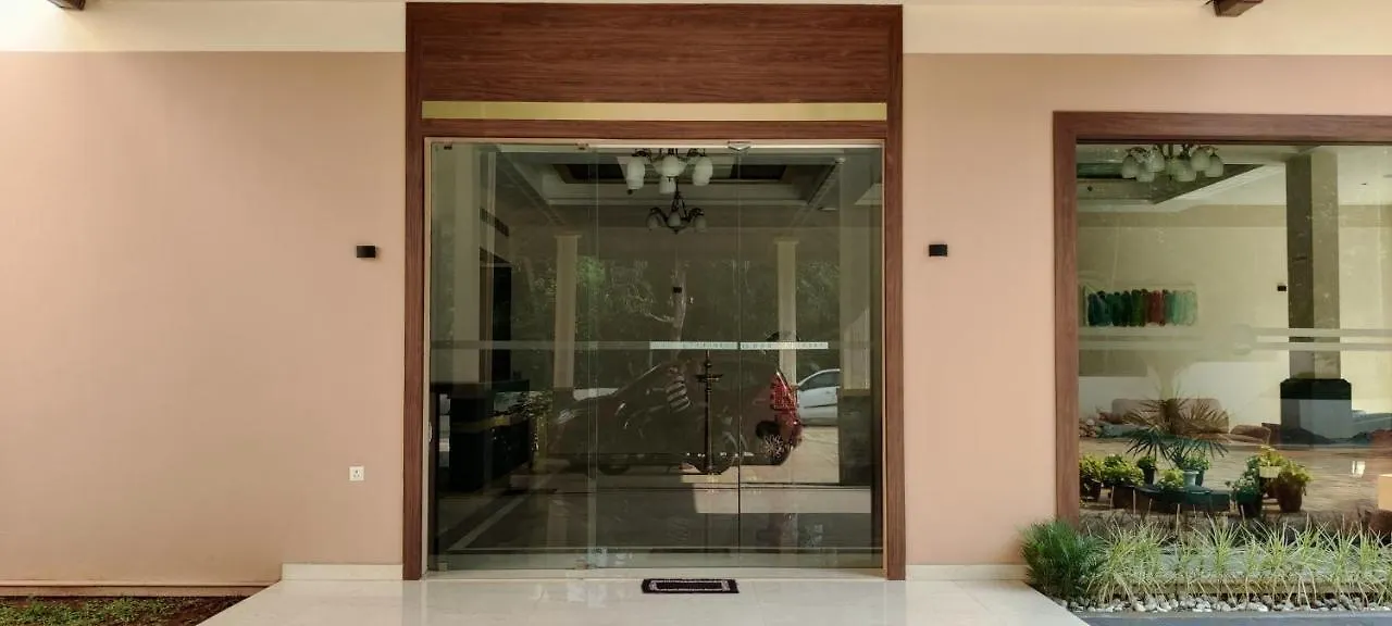 Valluvanad Residency Perintalmanna Hotel